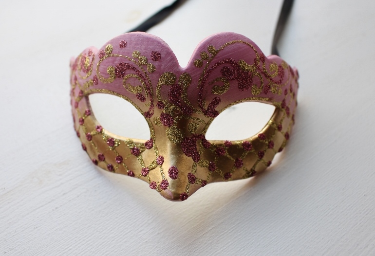 Things to do in Venice: Get these venetian masks if you are shopping in Italy.