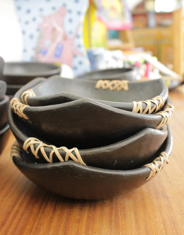 buy indian pottery products from the Ma'Mela gift shop in Denmark